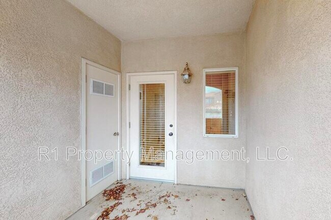 Building Photo - 6800 Vista Del Norte Dr NE