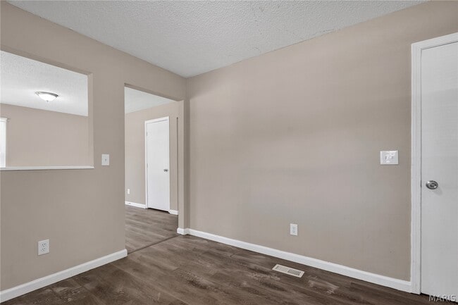 Building Photo - 201 Becker Dr