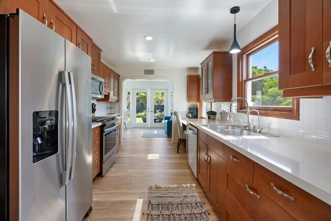 Building Photo - 2464 Jefferson St