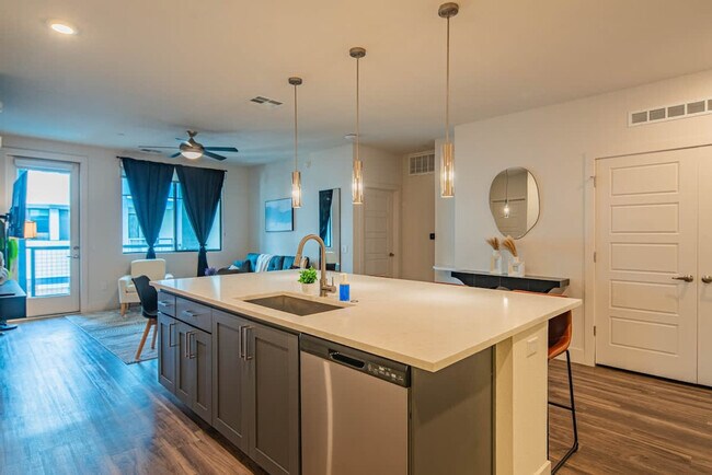 Building Photo - 15501 N Dial Blvd