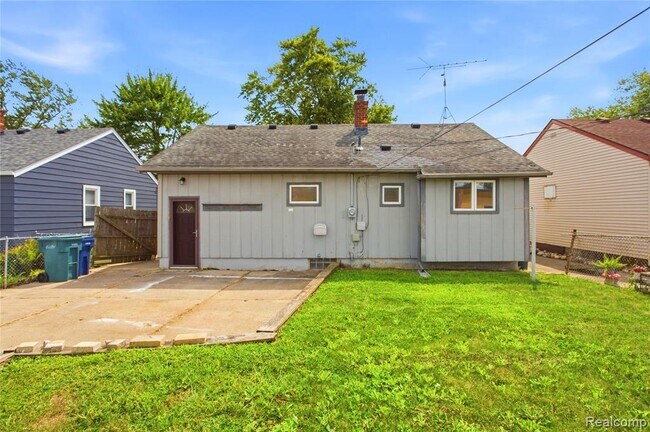 Building Photo - 2090 Moran Ave
