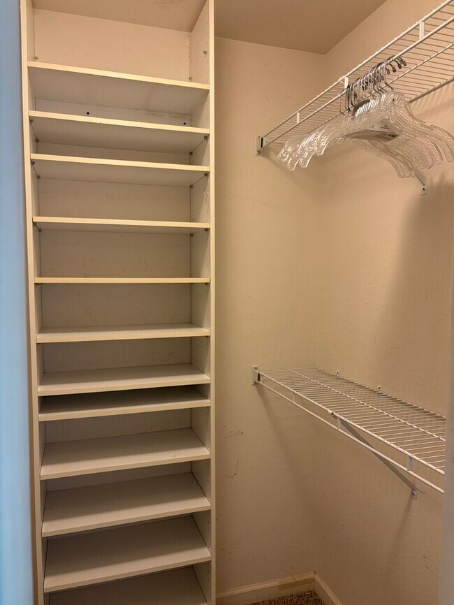 Building Photo - West County 4th/ 3Bth Townhome