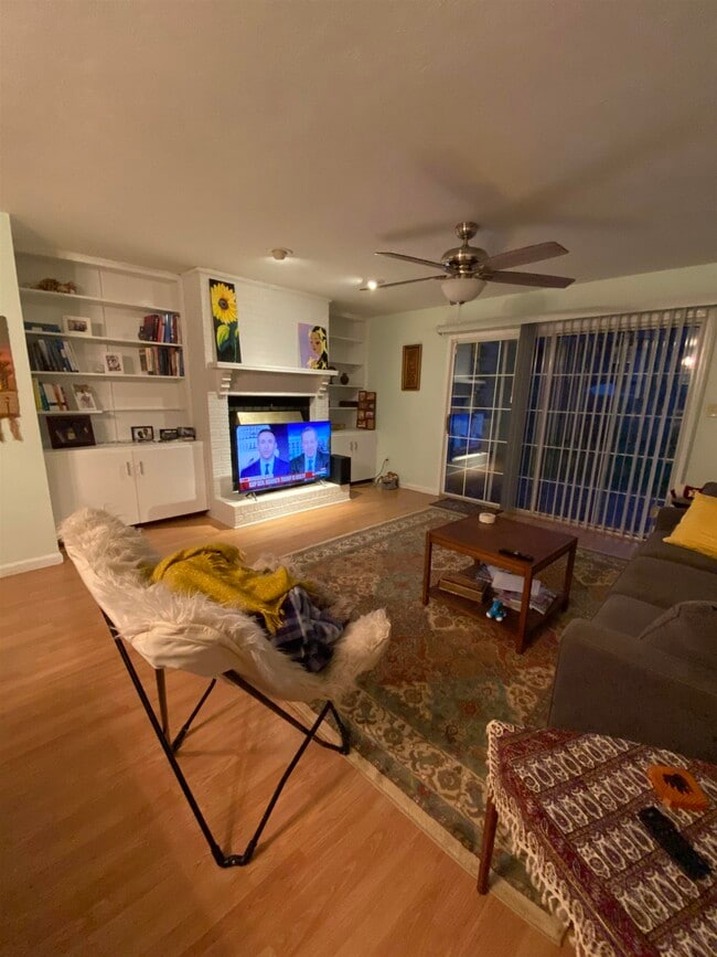 Building Photo - 2333 Ryan Pl