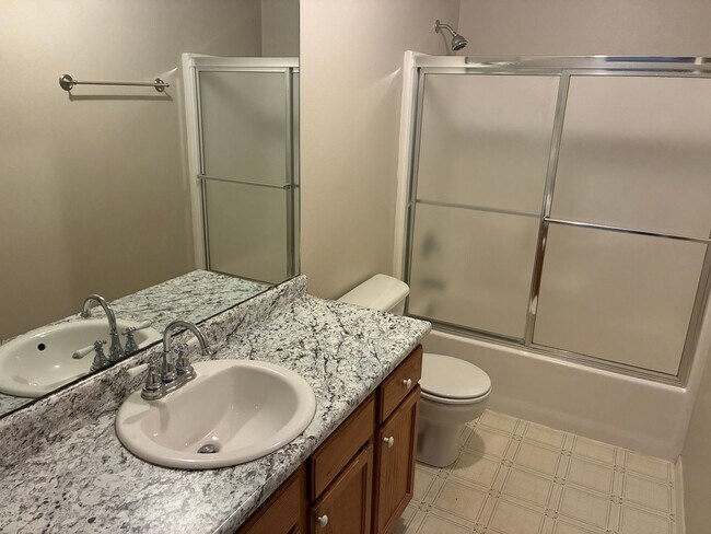 Building Photo - Beautiful 3 bedroom home - Ozark, MO