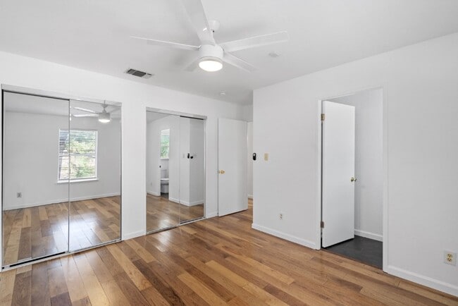 Building Photo - 1211 Delano St