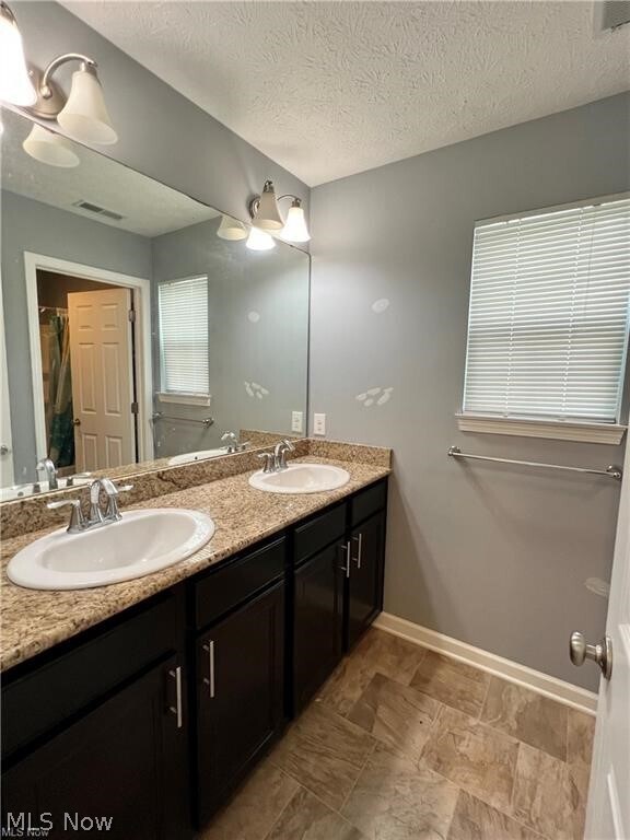Building Photo - 10454 Dogwood Dr