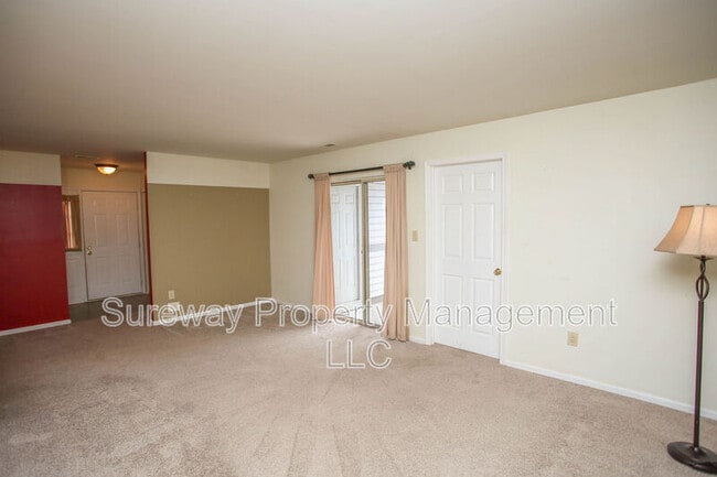 Building Photo - 315 Steeplechase Ct