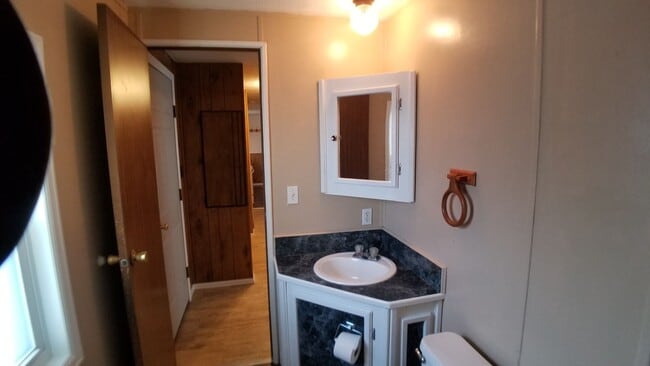 Building Photo - 3 Bed 2 Bath Fully Remodeled Mobile Home w...