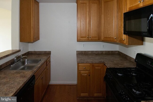 Building Photo - 21197 McFadden Square