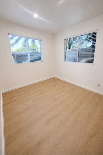 Building Photo - 9148 Columbus Ave