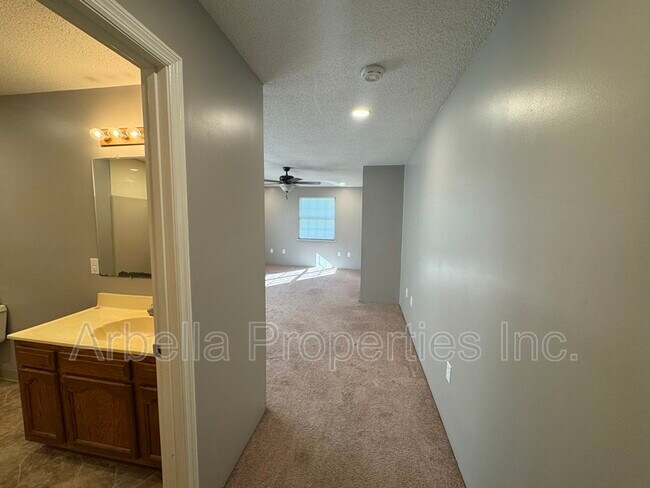Building Photo - 1324 Virginia St
