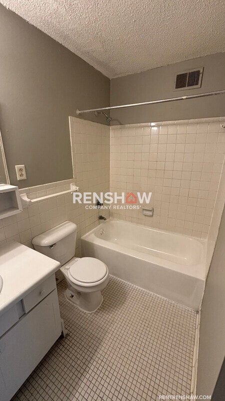 Building Photo - 3247 13 Colony Mall