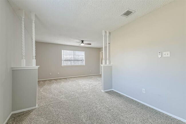 Building Photo - 5523 Bridge Forest Dr