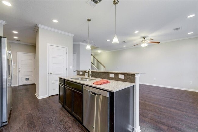 Building Photo - 13400 Briarwick Dr