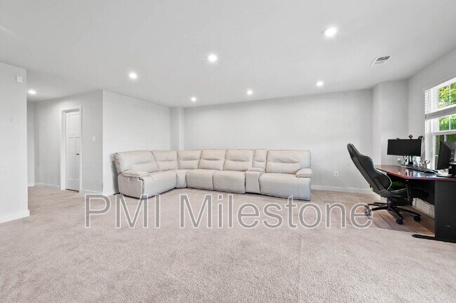Building Photo - 367 Ontario Dr