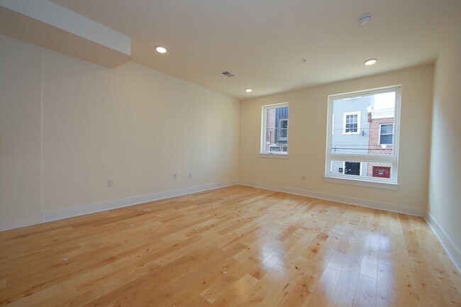 Building Photo - 1725 Arlington St