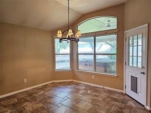 Building Photo - 2204 Zoa Dr