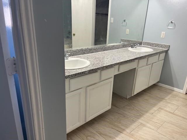 Building Photo - 2063 Greencrest Dr