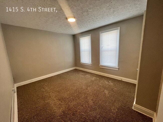 Building Photo - 1415 S 4th St