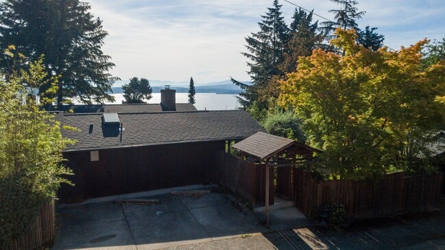 Building Photo - 4Bd/2.75Ba Seattle House