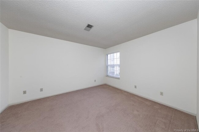 Building Photo - 105K Stratford Dr