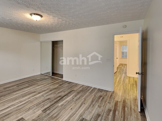 Building Photo - 159 Holly Mill Village Dr