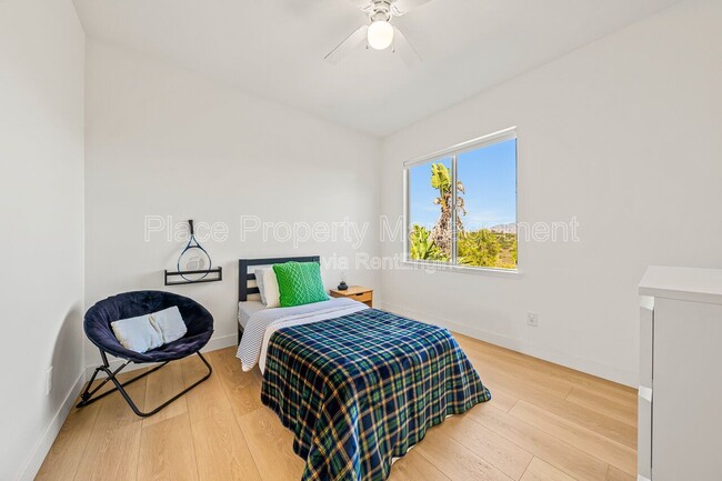 Building Photo - 1687 Picket Fence Dr