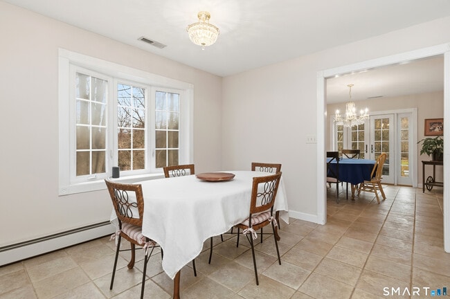 Building Photo - 4 Chatfield St