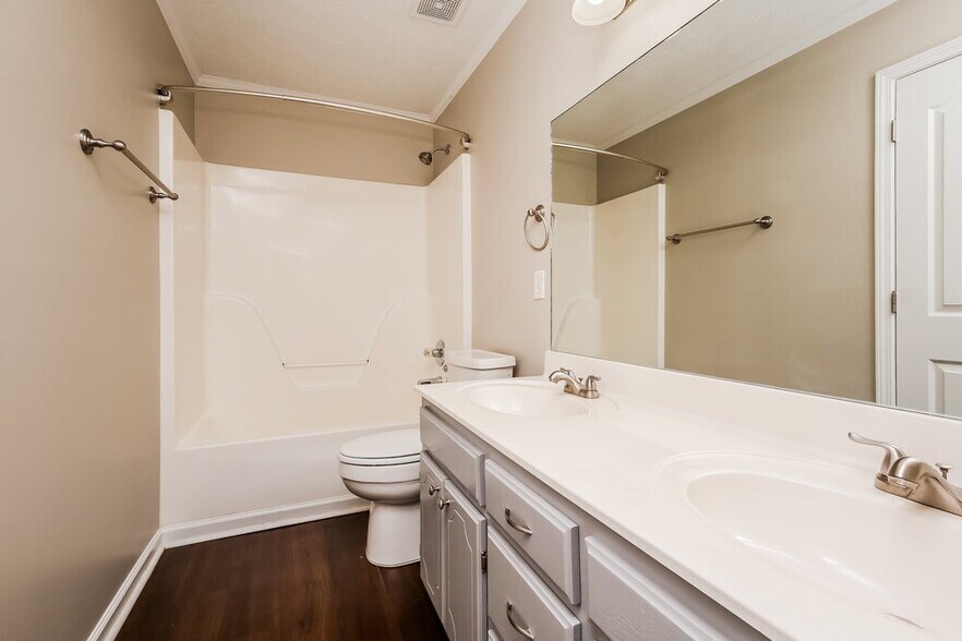 Building Photo - 1179 Everton Dr
