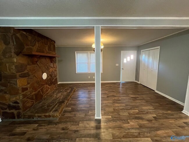 Building Photo - 212 Cherry St NW