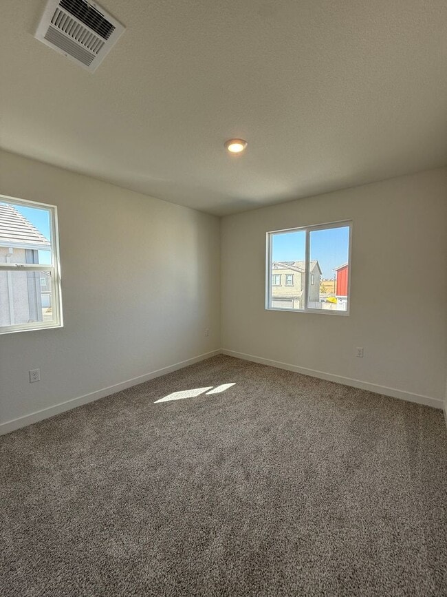 Building Photo - 4 Bed 2.5 Ba 2 Story 2 Car