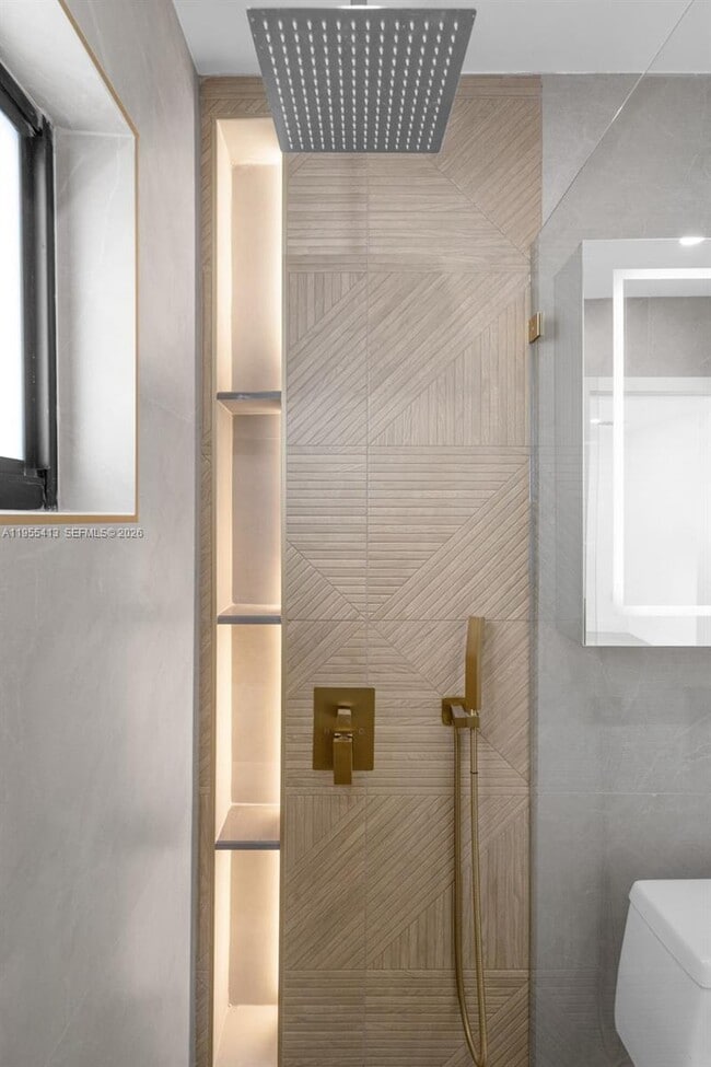 Building Photo - 1293 SW 22nd Ave