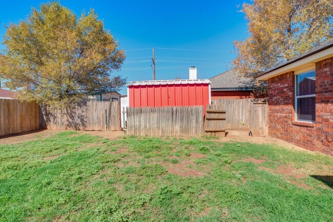 Building Photo - 6113 6th St