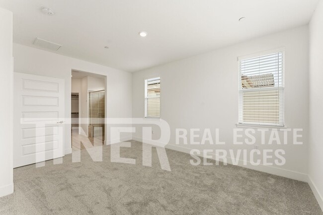 Building Photo - 2231 Oswego St