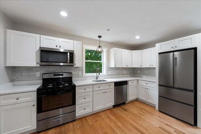 Building Photo - 62 N Main St