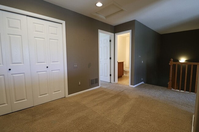Building Photo - Beautiful Updated Town Home in Fort Collins