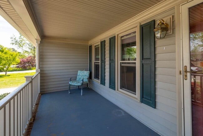 Building Photo - Beautiful single story ranch for rent in Chesapeake!