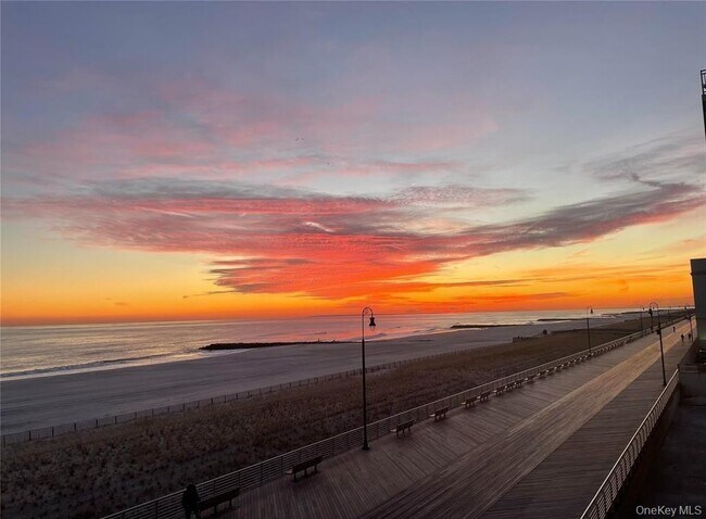 Building Photo - 380 W Penn St