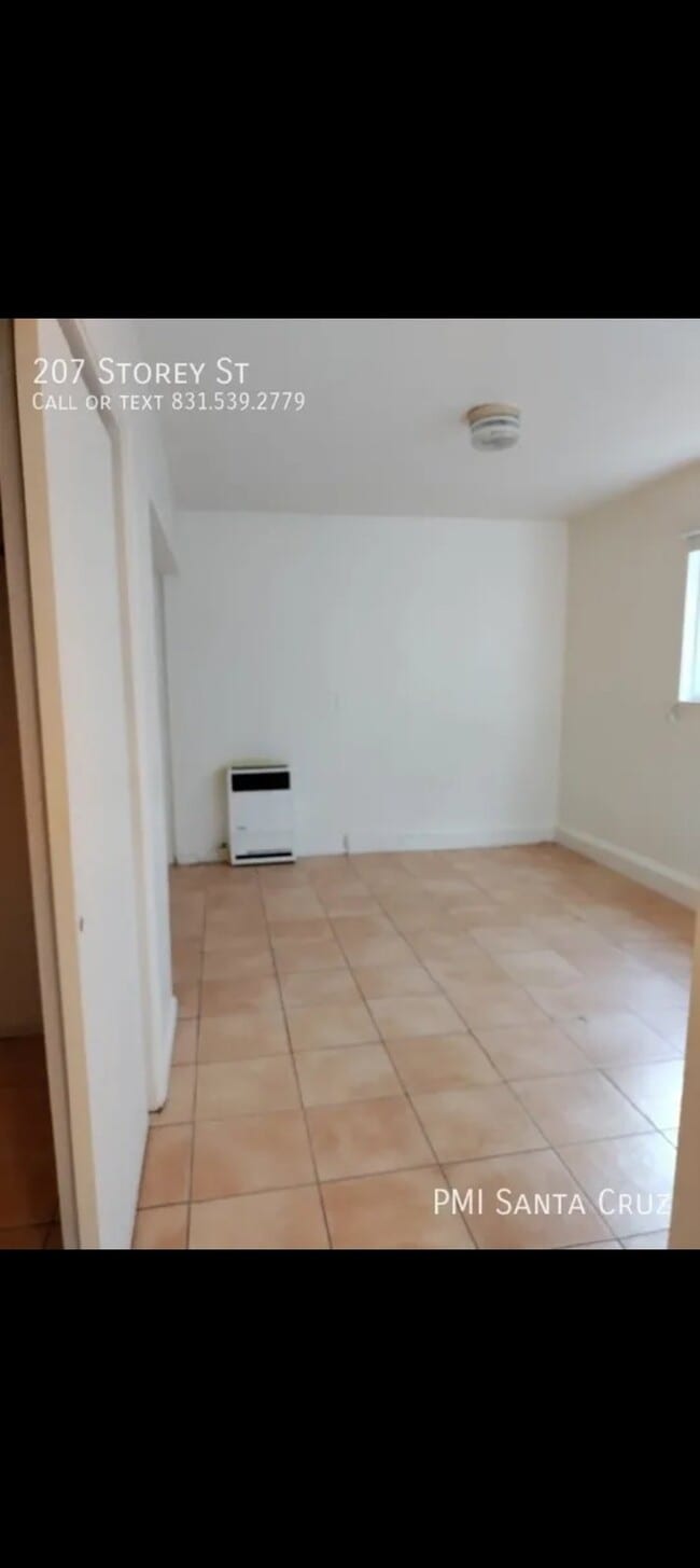 Building Photo - Charming Studio Apartment -  5 minutes to ...