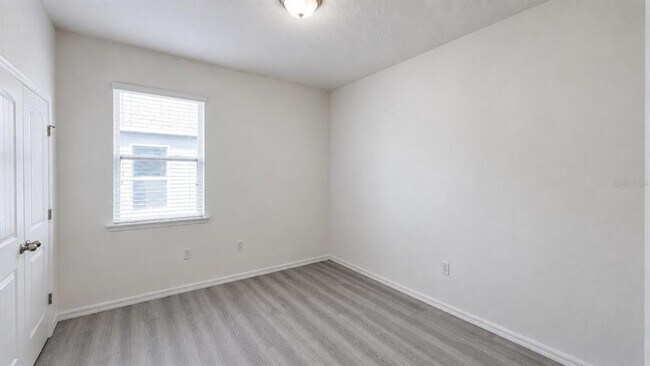 Building Photo - 282 Drayton Ave
