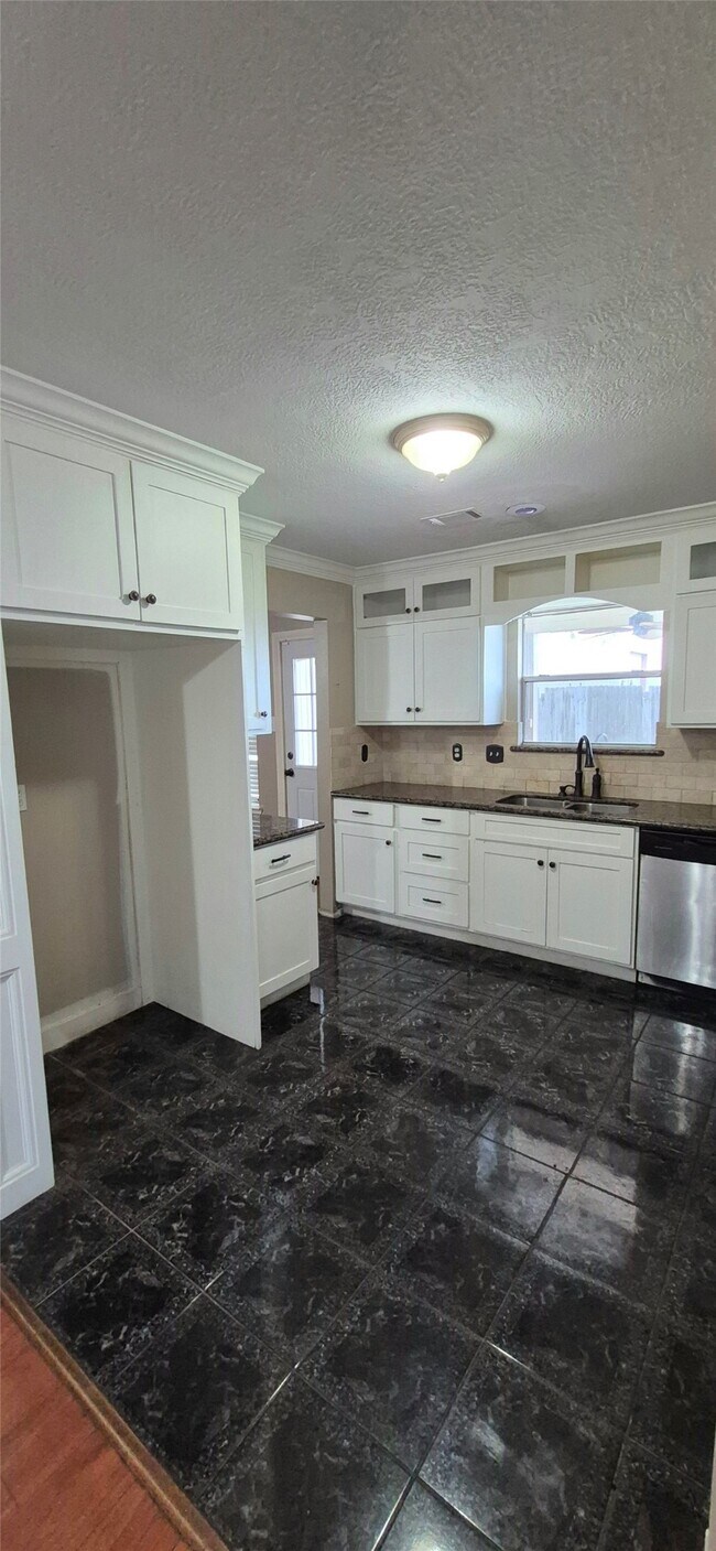 Building Photo - 17518 Wild Willow Ln