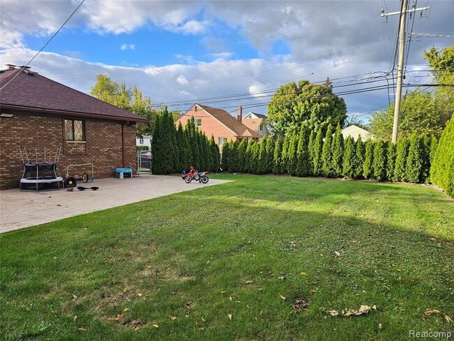 Building Photo - 13137 Ruby St