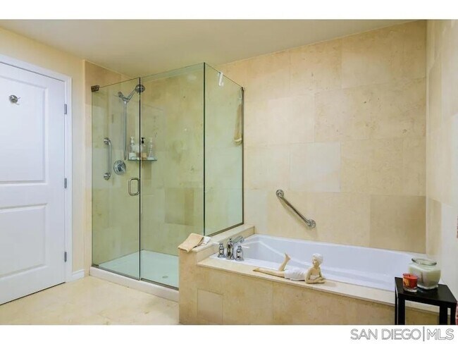 Building Photo - 1431 Pacific Hwy