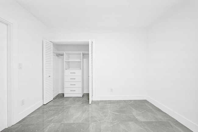Building Photo - 4040 SW 108th Ave