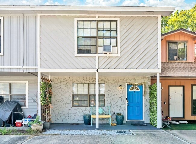 Building Photo - 400 Rhonda Kay Ct