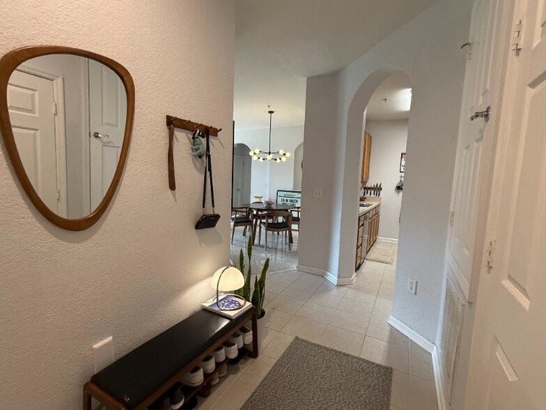 Building Photo - 6380 Contessa Dr