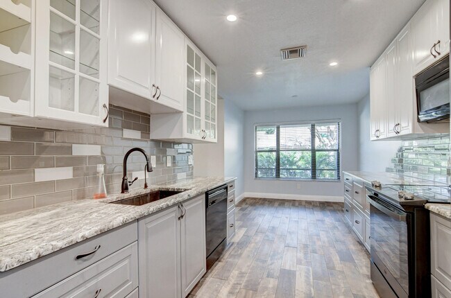 Building Photo - 11834 Donlin Dr