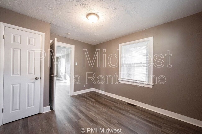 Building Photo - 1521 N Tacoma Ave