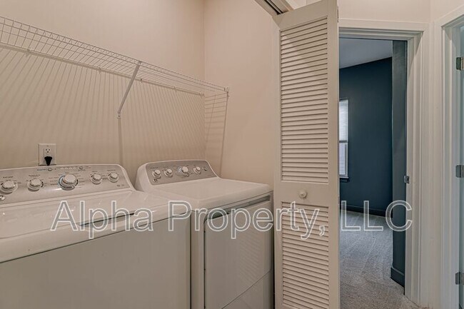 Building Photo - 120 Rollins Ave