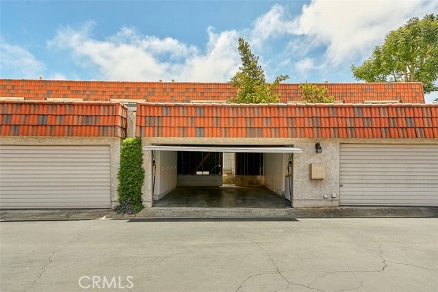 Building Photo - 28035 Ridgebrook Ct